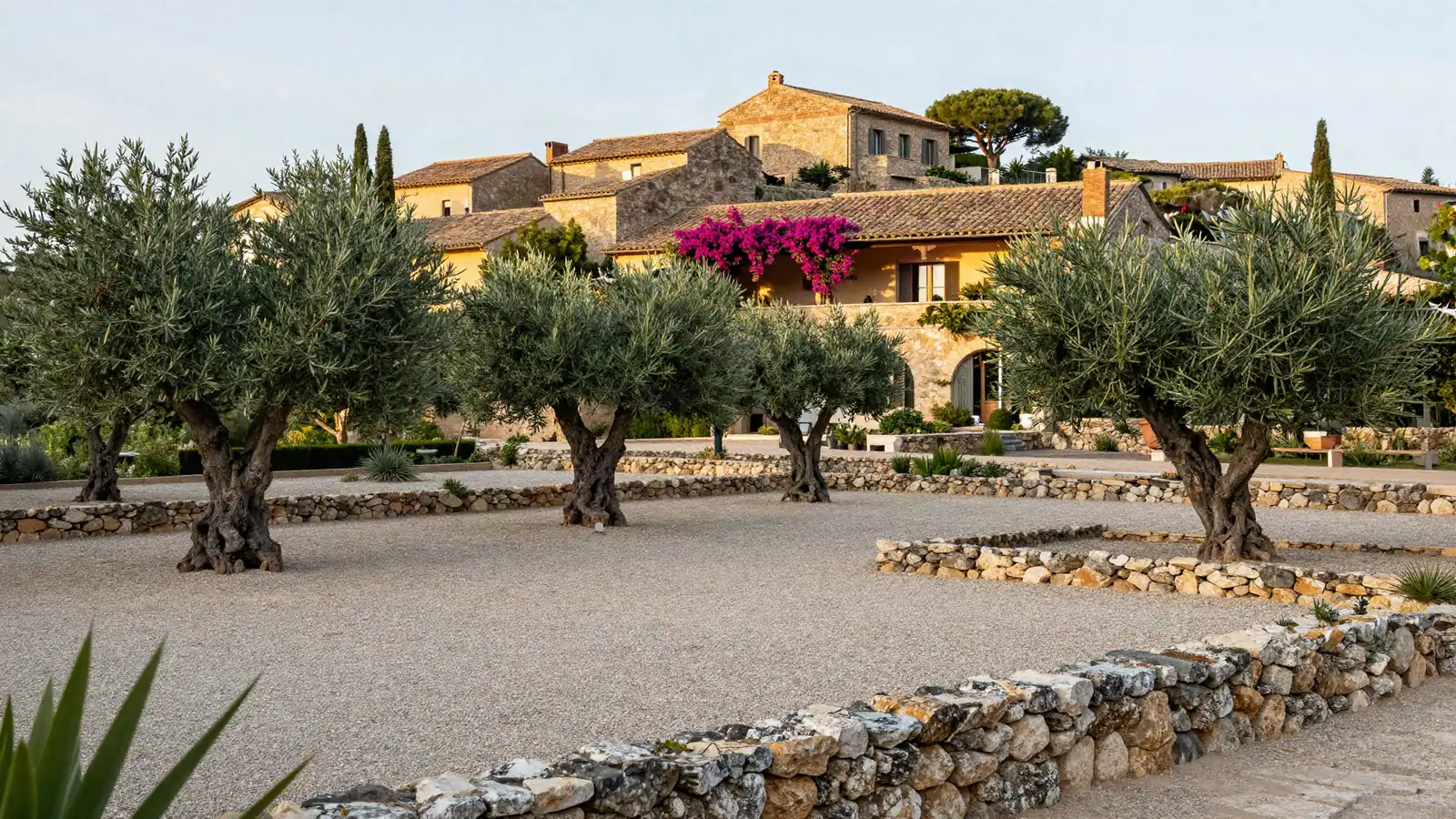 Prix arrosage automatique enterré : ce que coûte un réseau pour 500 m² de jardin à Grimaud